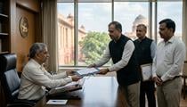 RBI Governor संजय मल्होत्रा से HR policy की समीक्षा की मांग, अधिकारियों ने पदोन्नति पर चिंता जताई RBI Governor संजय मल्होत्रा से HR policy की समीक्षा की मांग, अधिकारियों ने पदोन्नति पर चिंता जताई