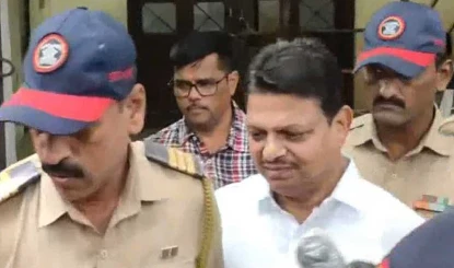 बॉम्बे हाई कोर्ट ने डॉक्टर पर हमले के मामले में शिवसेना पार्षद रमेश म्हात्रे को ज़मानत दे दी है