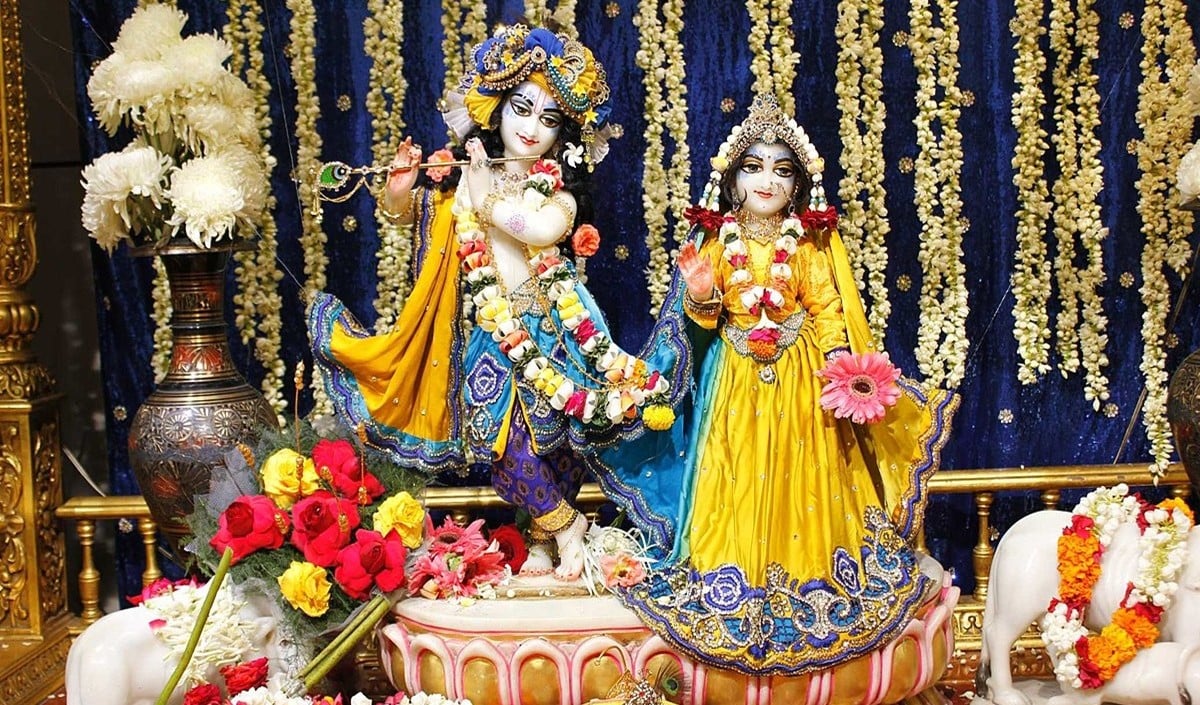 Famous Temple: देश के 10 Famous Krishna Temples जहां दर्शन मात्र से पूरी होती है भक्तों की हर मनोकामना