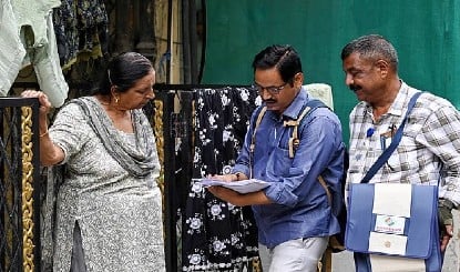 Maharashtra Voter List Shock: ड्राफ्ट लिस्ट से 2 करोड़ से ज्यादा नाम गायब, Pune और Mumbai में दिखा सबसे बड़ा असर
