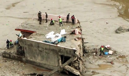 Nepal Flood Tragedy | नेपाल में जलप्रलय की भयावह तस्वीर! एक ही घर में मिलीं 23 लाशें, मां की आगोश में मिली बच्ची की लाश