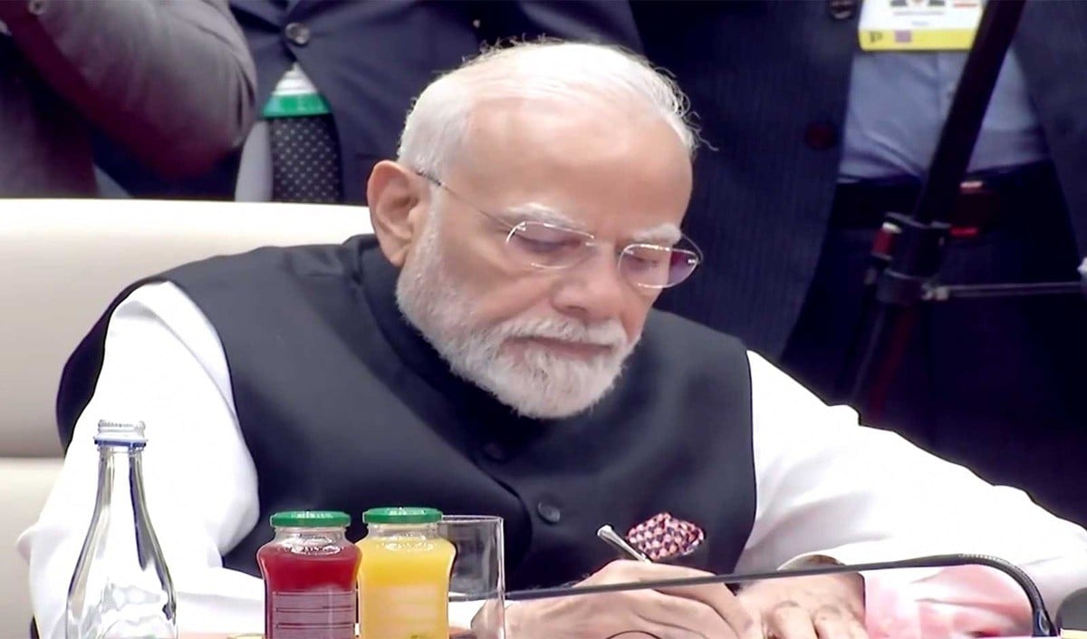 SCO Summit में PM Modi की दोटूक: आतंकवाद Strategic Asset नहीं हो सकता, शरीफ के सामने कड़ा संदेश