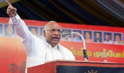 Sagar में जहरीली शराब से मौतें: Kharge बोले, MP सरकार की लापरवाही ने ली जानें, यह कुशासन है!