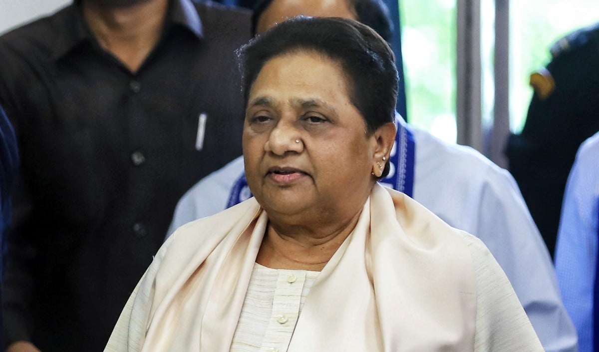 BSP सुप्रीमो Mayawati का बड़ा फैसला! Akash Anand को किया पार्टी से निष्कासित, रिश्तेदारी और रीपोस्ट न करने पर जताई नाराजगी