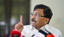 PM Modi चीन से लद्दाख और गलवान की जमीन वापस लें, Sanjay Raut ने की मांग
