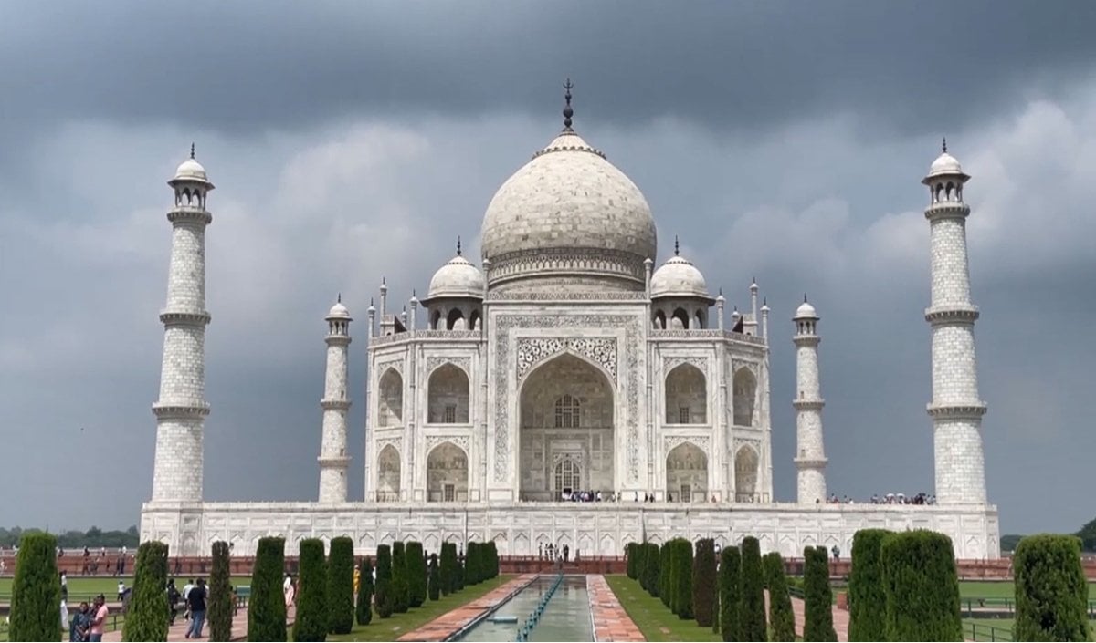 युगांडा की Vice President Jessica Alupo पहुंचीं Agra, किया Taj Mahal का दीदार