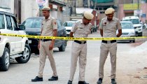 Video | Gurugram Biker Incident | 'शराबी' ड्राइवर की दबंगई! गुरुग्राम में महिला बाइकर का पीछा कर मारी कार से टक्कर, कैमरे में कैद हुई खौफनाक वारदात