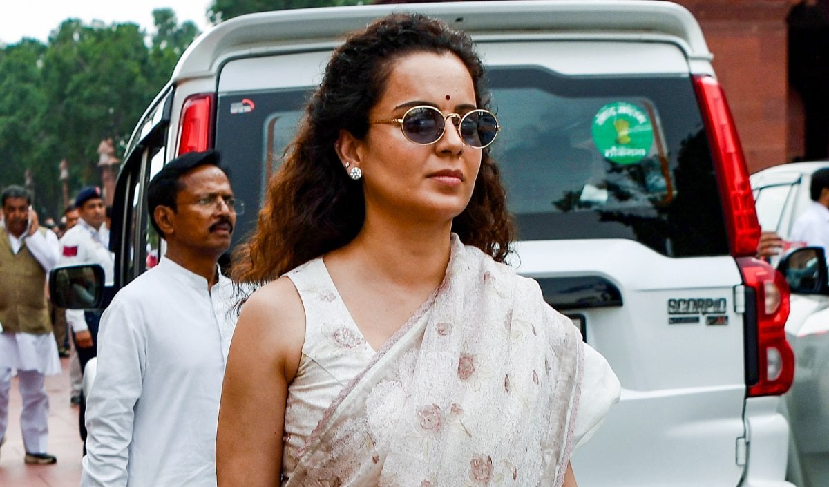 Rakhi Sawant के विवादित बयान पर भड़कीं Kangana Ranaut, सफल महिलाओं के अपमान पर सुनाई खरी-खोटी Rakhi Sawant के विवादित बयान पर भड़कीं Kangana Ranaut, सफल महिलाओं के अपमान पर सुनाई खरी-खोटी