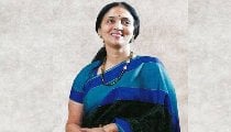NSE की पूर्व MD चित्रा रामकृष्ण को SC से झटका, याचिका पर सुनवाई से इनकार NSE की पूर्व MD चित्रा रामकृष्ण को SC से झटका, याचिका पर सुनवाई से इनकार