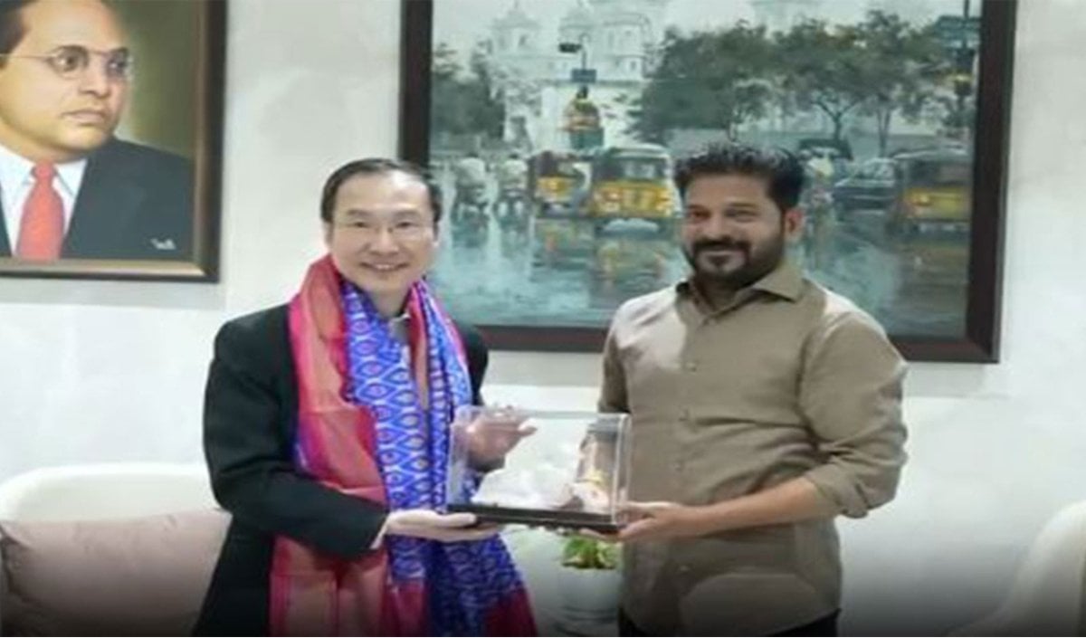 Telangana में Semiconductor उद्योग लगाएगा Singapore, CM Revanth Reddy से मिले प्रतिनिधि