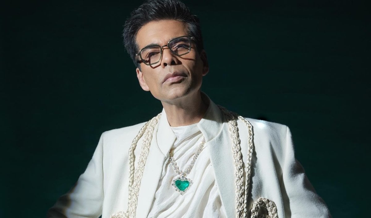 Koffee With Karan 9 में होगा बड़ा धमाका, पहले एपिसोड में वरुण-जाह्नवी के साथ नजर आएगा कौन? Koffee With Karan 9 में होगा बड़ा धमाका, पहले एपिसोड में वरुण-जाह्नवी के साथ नजर आएगा कौन?