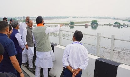 बिहार में Flood से 50 लाख लोग प्रभावित, Shivraj Singh Chouhan ने हर संभव मदद का दिया भरोसा