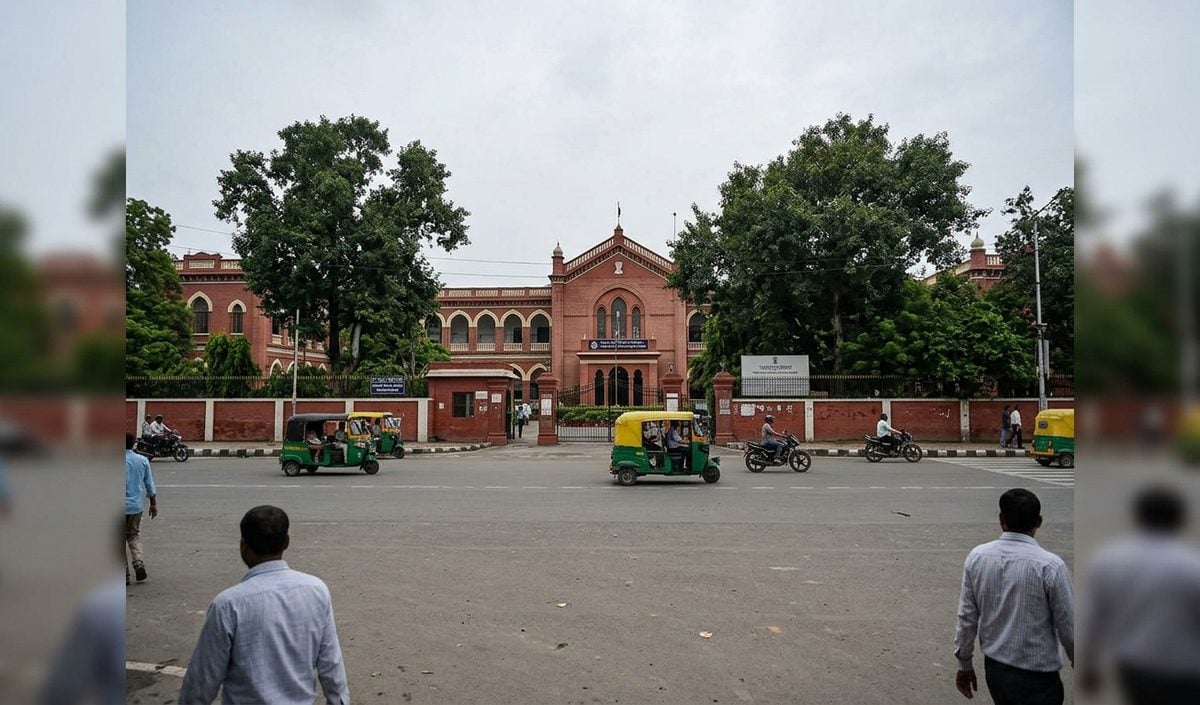 बिना सत्यापन असामाजिक तत्व घोषित करने पर Patna High Court सख्त, सरकार पर लगाया 2 लाख का जुर्माना बिना सत्यापन असामाजिक तत्व घोषित करने पर Patna High Court सख्त, सरकार पर लगाया 2 लाख का जुर्माना