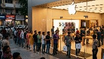 iPhone 18 Pro और Pro Max की भारत में सेल शुरू, शुरुआती कीमत 1.64 लाख रुपये iPhone 18 Pro और Pro Max की भारत में सेल शुरू, शुरुआती कीमत 1.64 लाख रुपये