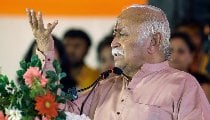 RSS Chief Mohan Bhagwat बोले: धर्म सिर्फ Old Age के लिए नहीं, Life की शुरुआत से अंत तक का आधार है