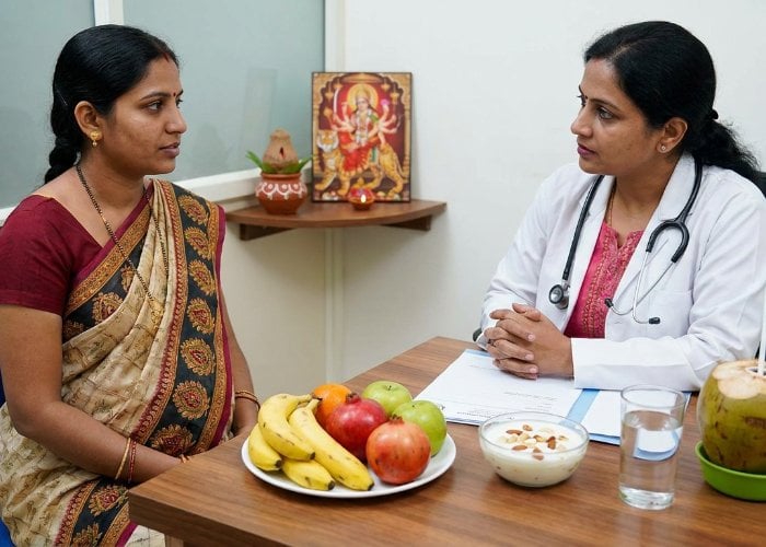 Navratri Vrat Diet: Navratri Vrat में Pregnant महिलाएं न रहें भूखी, Hydration और पोषण का रखें ख्याल