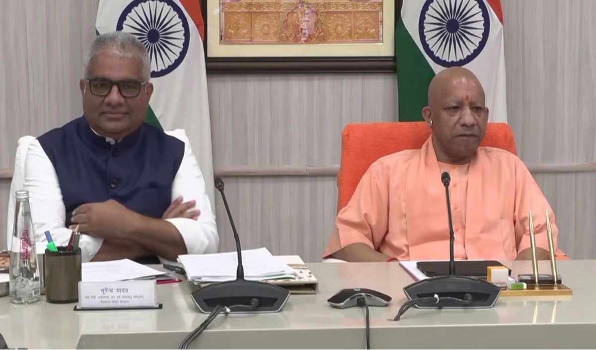 NCAP सर्वे में Lucknow रहा नंबर 1, Union Minister Bhupender Yadav ने CM Yogi को दी बधाई