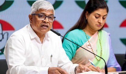 UP Politics: SP के साथ Alliance पर Congress का रुख साफ, गरिमा से नहीं करेंगे समझौता