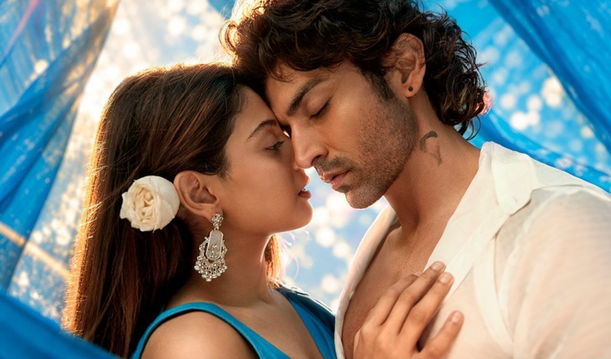 Tum Mere Ho का पोस्टर रिलीज, Gurmeet Choudhary-Isha Malviya के लिपलॉक ने मचाई हलचल Tum Mere Ho का पोस्टर रिलीज, Gurmeet Choudhary-Isha Malviya के लिपलॉक ने मचाई हलचल
