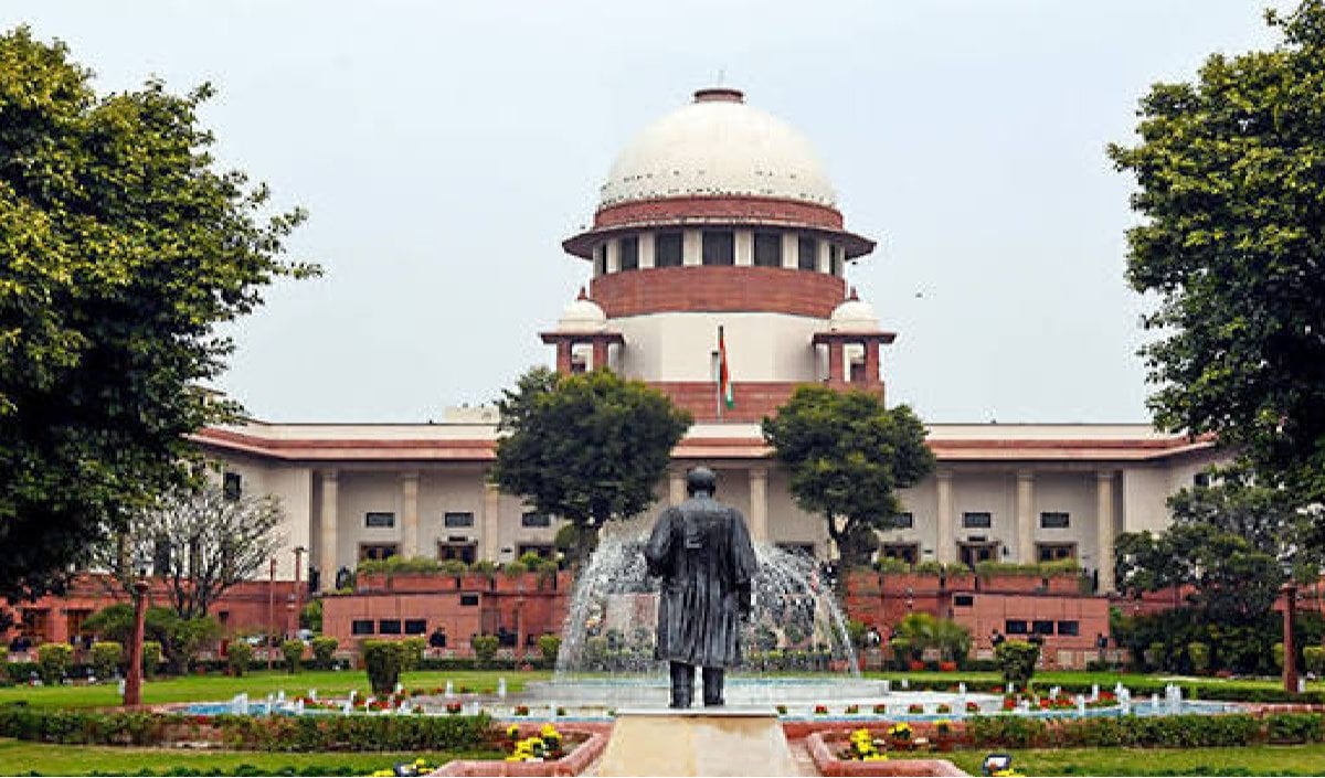 CBI की जल्दबाजी पर Supreme Court सख्त, FIR और ट्रैप में खामियों के चलते पूर्व RPF अफसर बरी