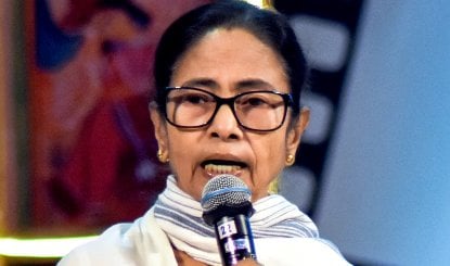 TMC Symbol Freeze: सुप्रीम कोर्ट पहुंचीं ममता बनर्जी, EC के फैसले को बताया 