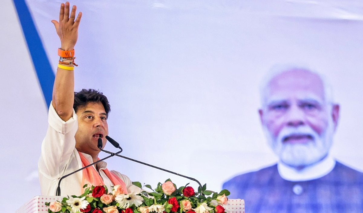 Guna में Jyotiraditya Scindia को Vote न देने की चेतावनी, Viral Video के बाद मंजूर हुए 3 करोड़