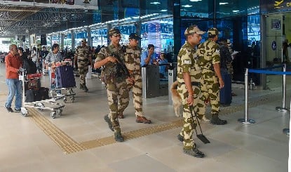 आकाश छूने की तैयारी... अगले 10 सालों में भारत को मिलेंगे 100 नए एयरपोर्ट, सरकार खर्च करेगी लगभग 30,000 करोड़ रुपये