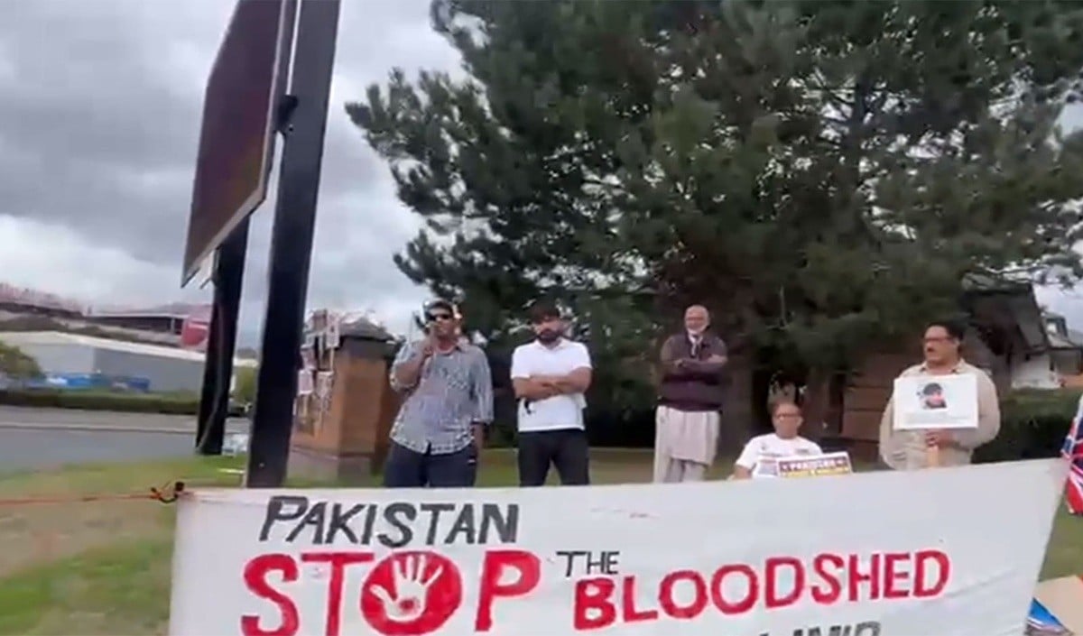Bradford में कश्मीरियों का बड़ा प्रदर्शन, Pakistan Army के अत्याचारों के खिलाफ 60 दिनों से जारी है आक्रोश