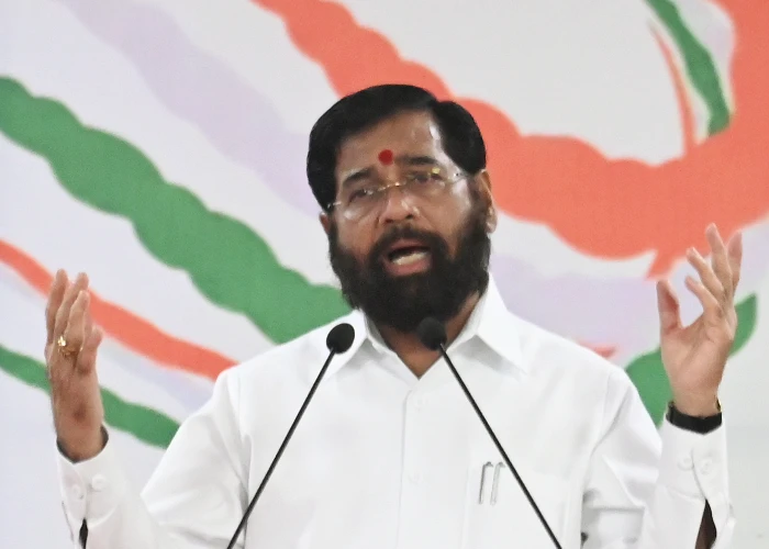 Maharashtra Politics: Cabinet छोड़कर अचानक Delhi पहुंचे Eknath Shinde, सुप्रीम कोर्ट के फैसले से पहले हलचल तेज