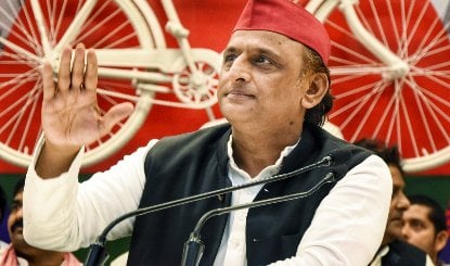 प्रधानमंत्री की मां हो या गरीब की... Indore Mimicry Row पर Akhilesh Yadav का बड़ा बयान