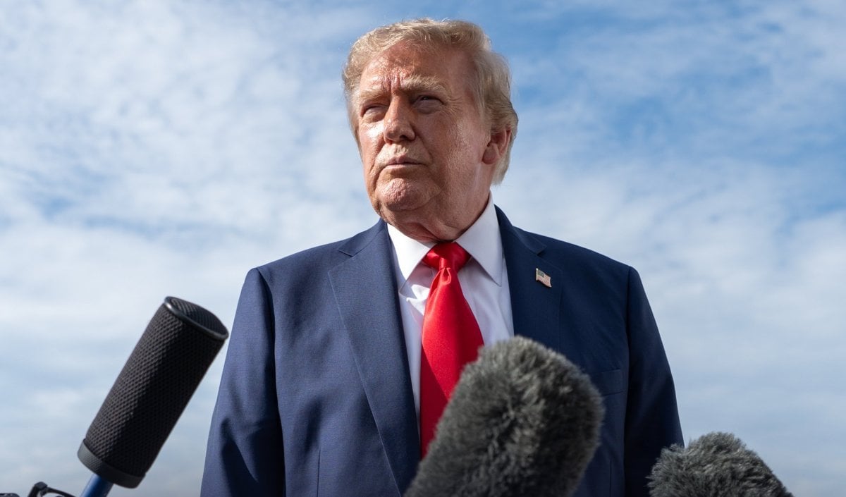 Donald Trump ने रूस प्रतिबंध कानून पर किए साइन, भारत पर मंडराया 100% शुल्क का खतरा