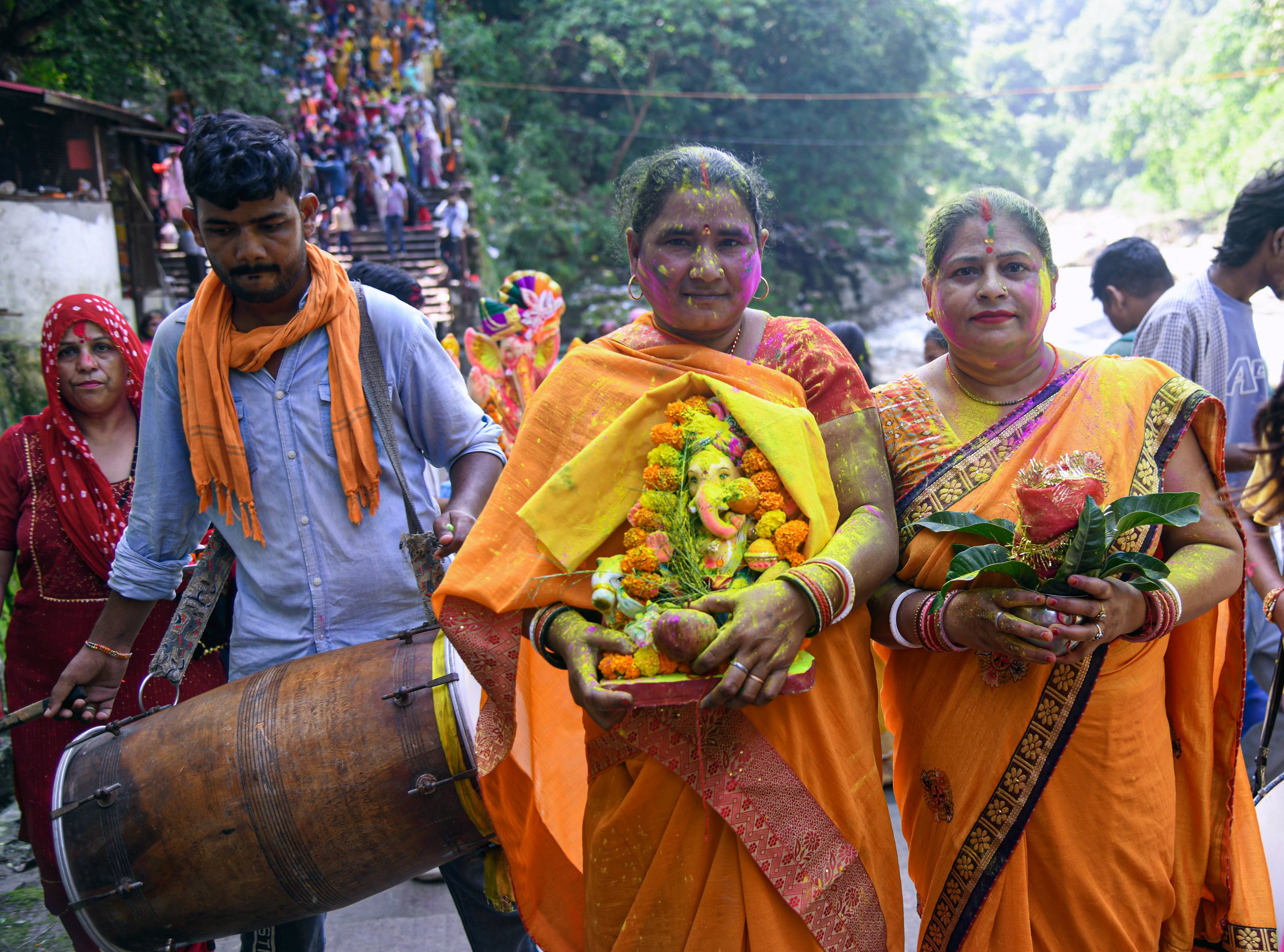 गणपति बप्पा मोरया अगले बरस तू जल्दी आ गणपति बप्पा मोरया अगले बरस तू जल्दी आ