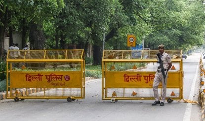 दिल्ली में फिर खड़ा हुआ सुरक्षा पर बड़ा सवाल! फर्जी पुलिसकर्मी बनकर 17 वर्षीय किशोरी से गैंगरेप, मुख्य आरोपी गिरफ्तार, 14 दिनों में चौथा मामला