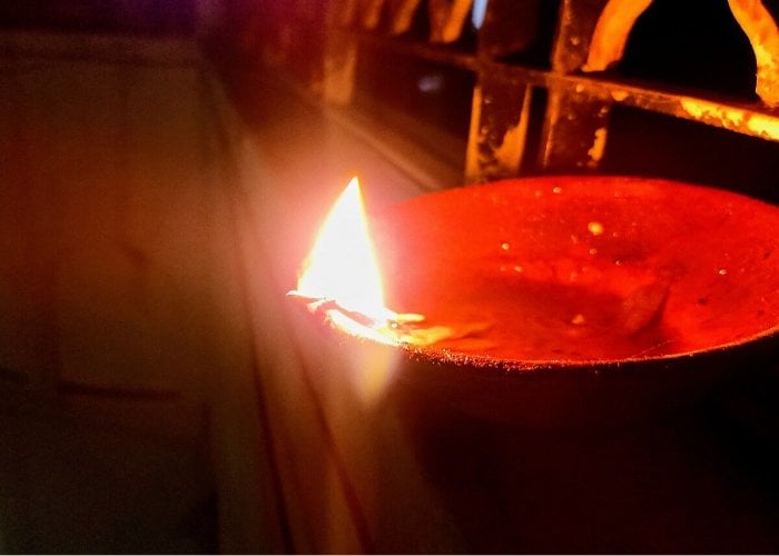 Kalawa Ki Bati: Hanuman ji और Maa Lakshmi की पूजा में कलावे की बाती का दीपक दूर करता है संकट