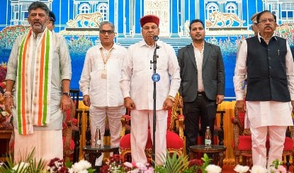Governor थावरचंद गहलोत ने CM DK Shivakumar को लिखा पत्र, Vande Mataram आदेश पर दी ये सलाह