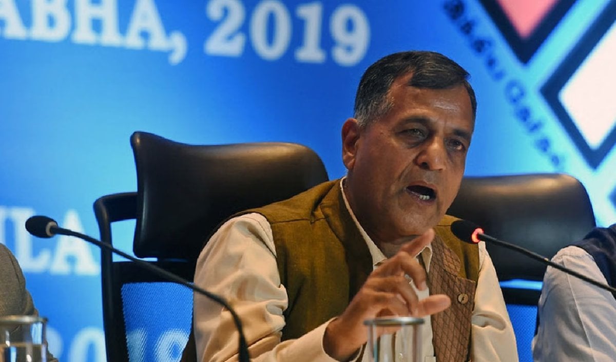 क्या ERO के अधिकार छीने गए? Voter List के SIR नियमों और Form 6 में बदलाव की वैधता पर पूर्व चुनाव आयुक्त Ashok Lavasa ने उठाए सवाल