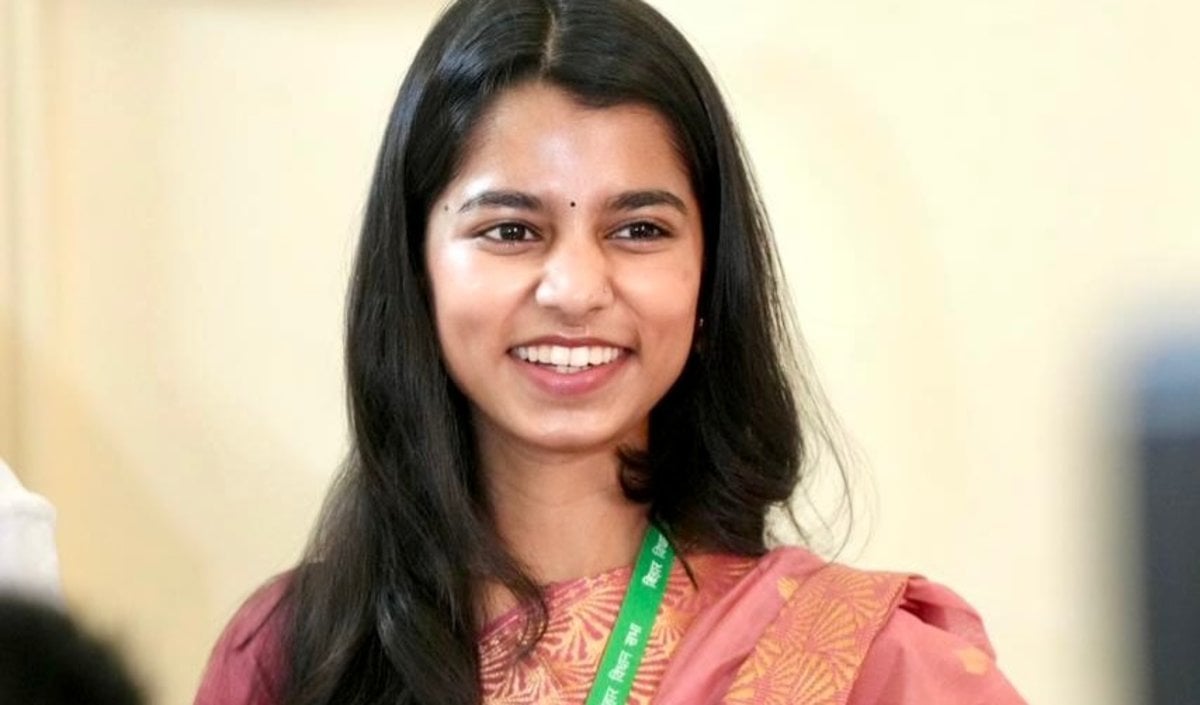 Maithili Thakur बोलीं- बिहार में सुरक्षित हूं, तो भड़के लेखक Neeraj Pandey ने याद दिला दी जमीनी हकीकत! Maithili Thakur बोलीं- बिहार में सुरक्षित हूं, तो भड़के लेखक Neeraj Pandey ने याद दिला दी जमीनी हकीकत!