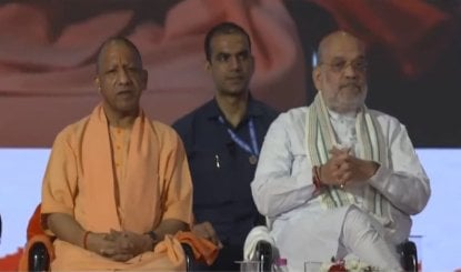 UP वालों को कट्टे, गैंगवार और परिवारवाद वाले राज की याद दिलाकर सबसे बड़ा चुनावी मुद्दा तय कर गये Amit Shah