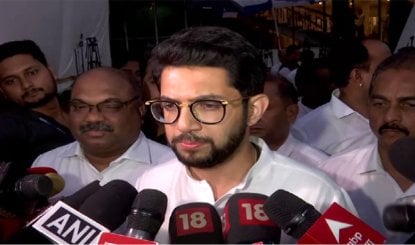 अगर ज्ञानेश नहीं जाते हैं...CEC के ख़िलाफ़ विरोध प्रदर्शन पर दिपके को मिला आदित्य ठाकरे का समर्थन