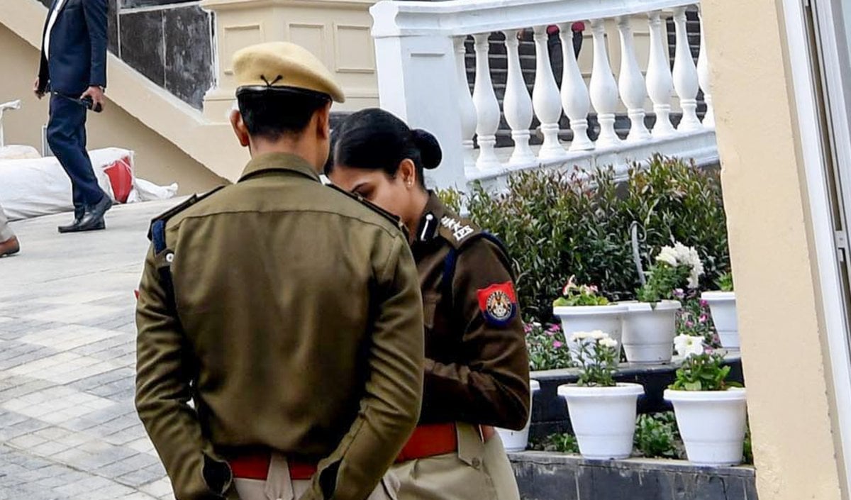 Guwahati University Student Death | होमस्टे में पंखे से लटकी मिली 22 वर्षीय छात्रा, हत्या या आत्महत्या? जांच में उलझी गुवाहाटी पुलिस