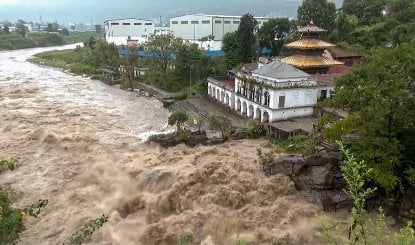 ओडिशा में गहरे दबाव के चलते कुदरत का कहर! भारी बारिश, भूस्खलन और उफान पर नदियां... लगभग 15 जहार लोग सुरक्षित स्थानों पर शिफ्ट किया