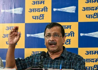 Pravesh Verma ने Tilak Nagar में युवक को जड़ा थप्पड़, Arvind Kejriwal ने की गिरफ्तारी की मांग