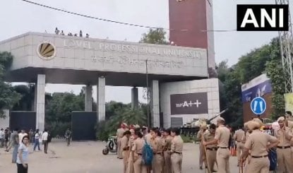 LPU में रातभर हंगामा, सुबह फिर हाईवे जाम; रेप के दावे पर Punjab Police ने क्या कहा?