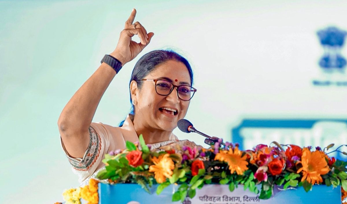 SIR और वोट चोरी पर सियासी घमासान, Rekha Gupta ने विपक्ष को घेरा