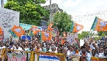 UP में Rajya Sabha चुनाव: BJP से Smriti Irani और Varun Gandhi के नाम पर चर्चा तेज