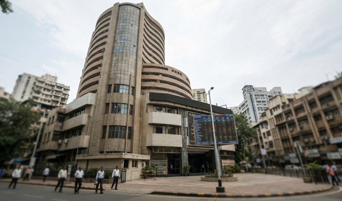 BSE Sensex में 1124 अंक की भारी गिरावट, Nifty 22800 के नीचे फिसला BSE Sensex में 1124 अंक की भारी गिरावट, Nifty 22800 के नीचे फिसला