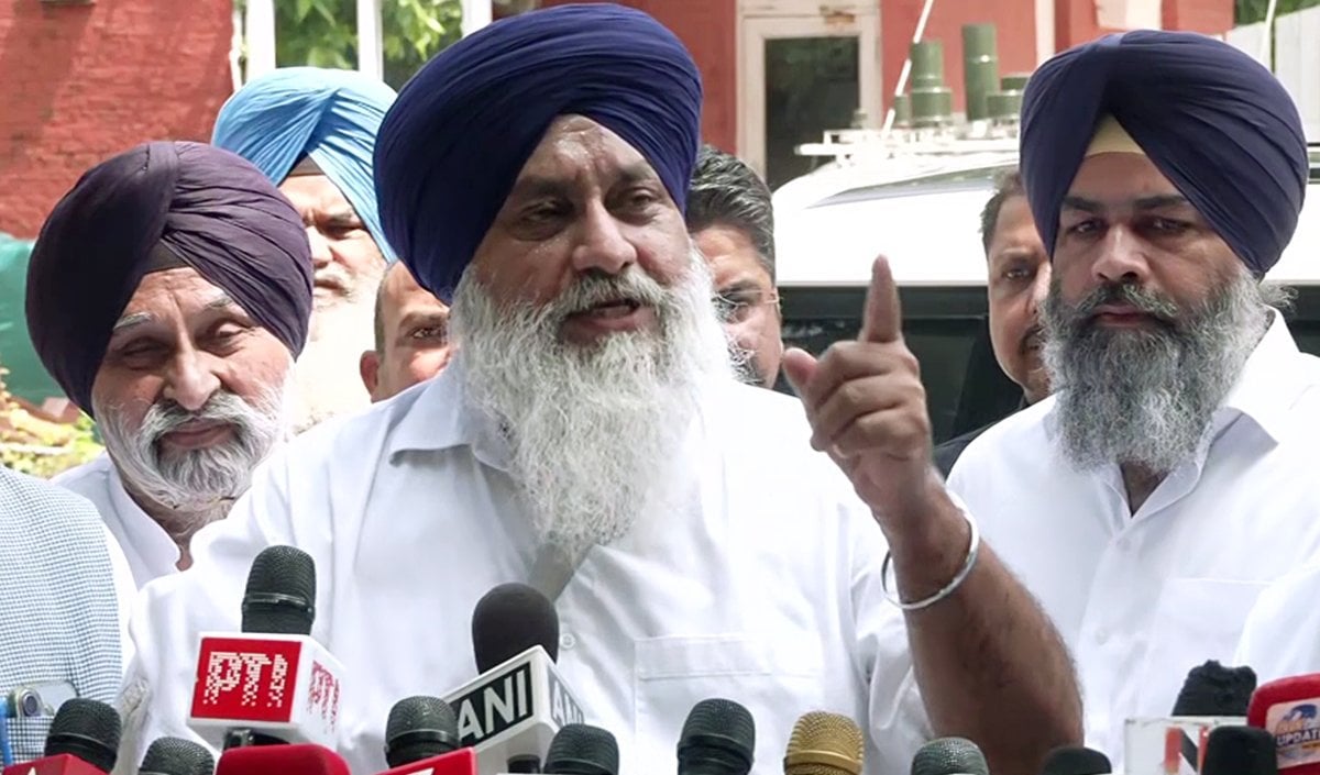 Punjab को प्रयोग नहीं विकास और सुरक्षा चाहिए, AAP पर बरसे SAD चीफ Sukhbir Badal