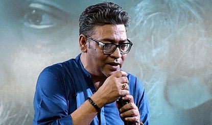 West Bengal | पूर्व टीएमसी मंत्री Indranil Sen के 15 ठिकानों पर ईडी का छापा, दुर्गा पूजा के यूनेस्को फंड में फर्जीवाड़े का आरोप