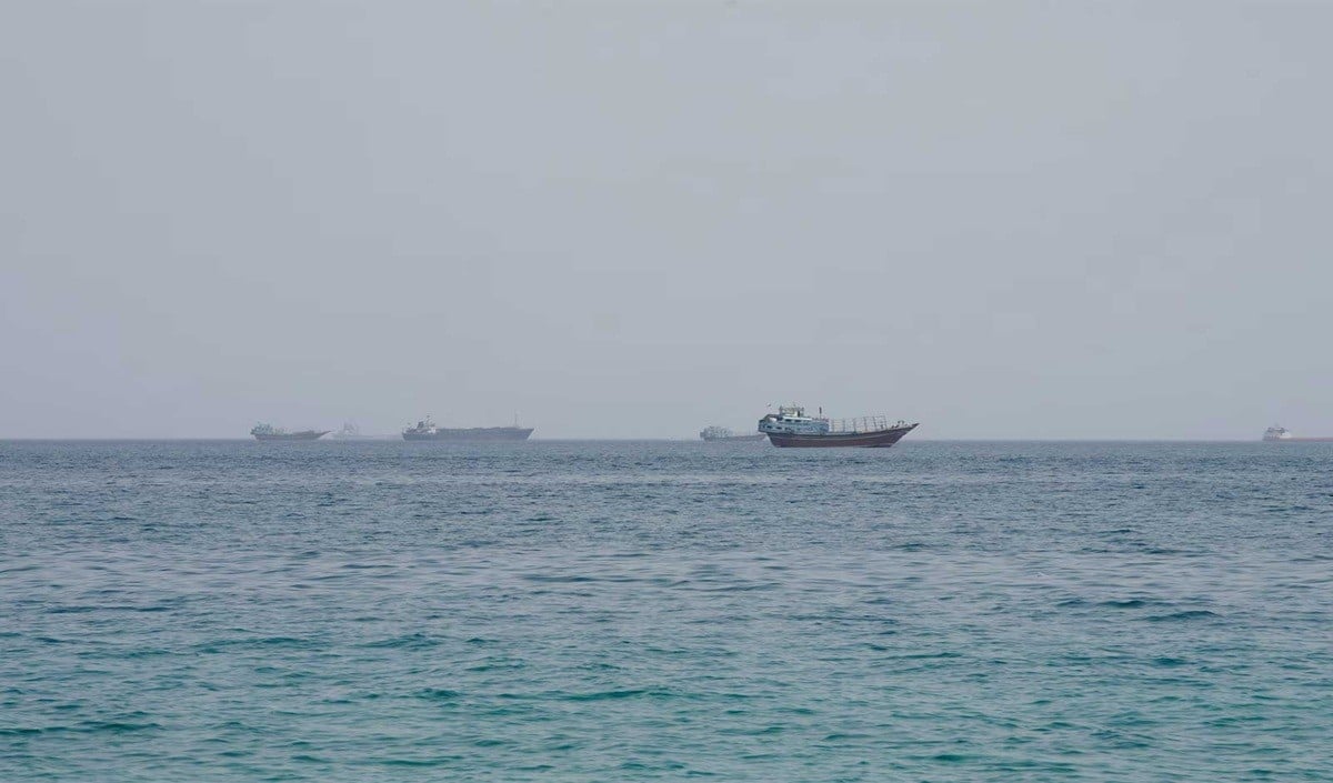 Strait of Hormuz में ईरान का कड़ा एक्शन, PGSA ने 11 और जहाजों को किया Blacklist, बढ़ी टेंशन