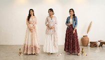 Janmashtami पर क्या पहनें? इन 3 आउटफिट आइडियाज से हर किसी की नजर आप पर ही टिक जाएगी